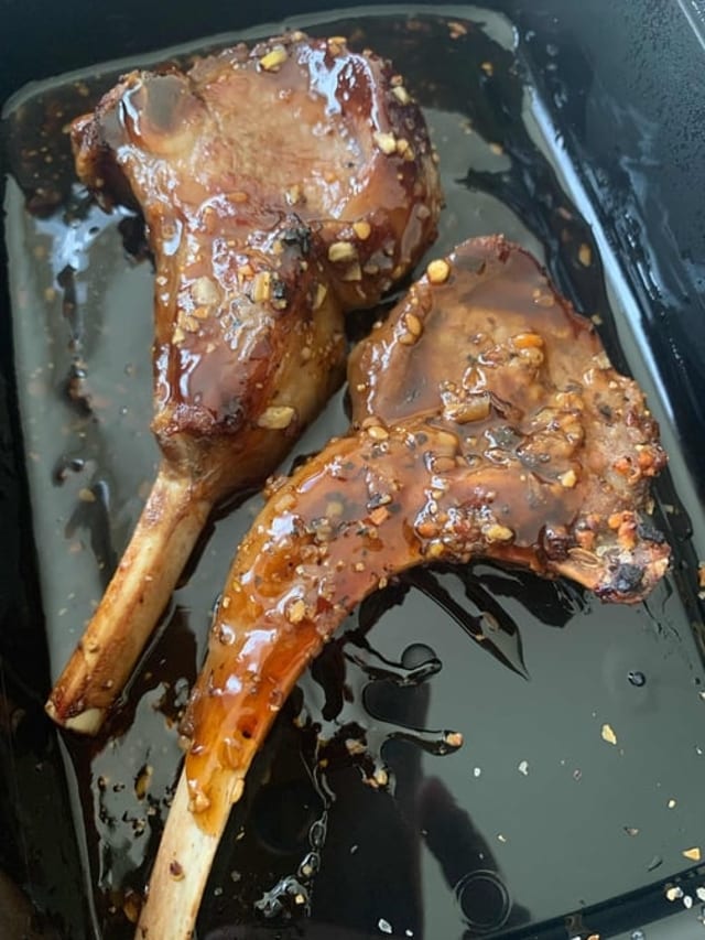 Single lamb chop.